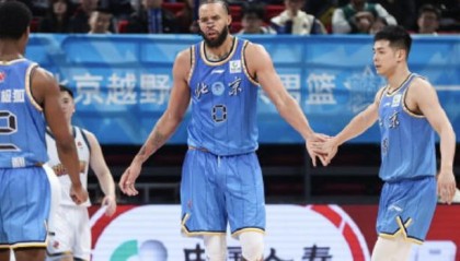 九游体育登录-北京新援麦基组超级球队：保罗+布克+汤普森+詹姆斯+库里中锋