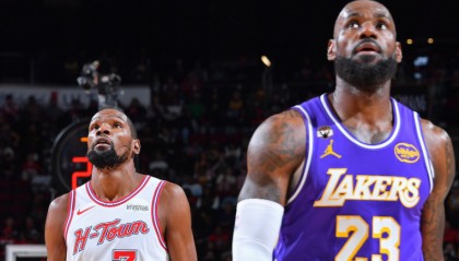 九游体育登录-季后赛詹杜对决上线！杜兰特9胜5负占优，湖人包夹KD破局？